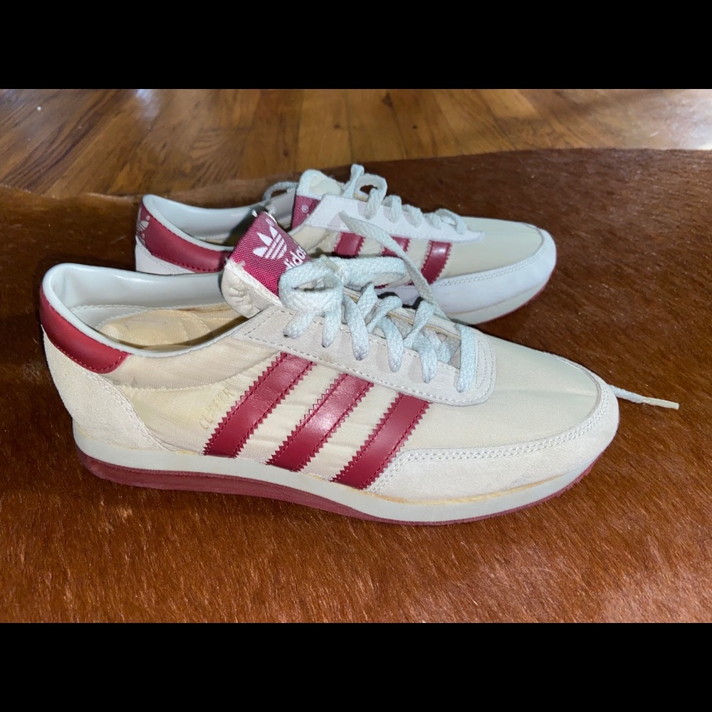 VERY RARE CLIPPERS vintage adidas sneakers.